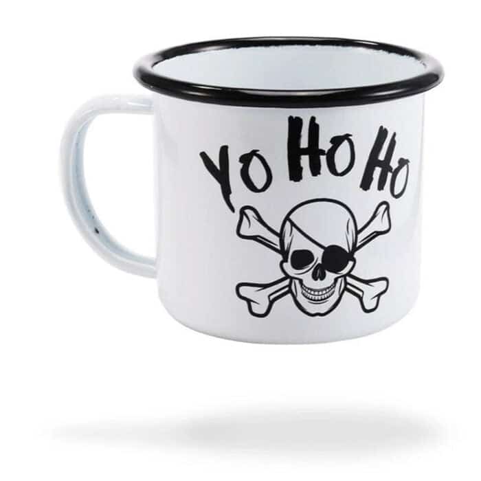 mug tete de mort pirate de cafe